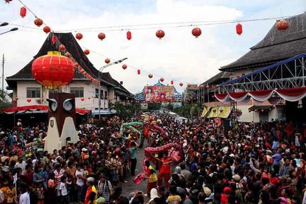 Kemeriahan-Grebeg-Sudiro-di-Pasar-Gede-Solo