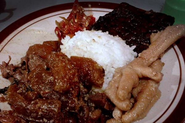 kuliner solo - gudheg ceker