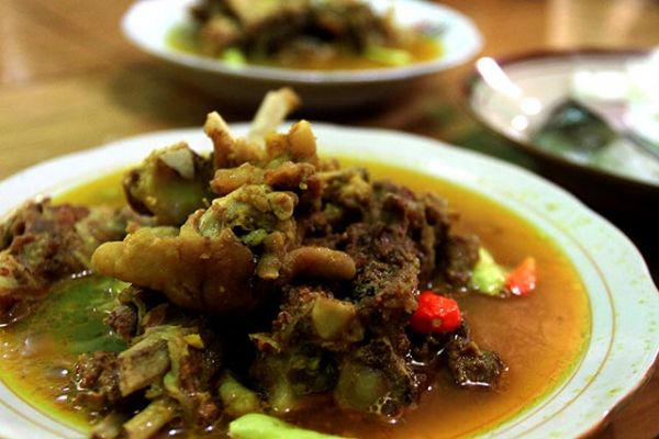 kuliner solo - thengkleng yu tentrem