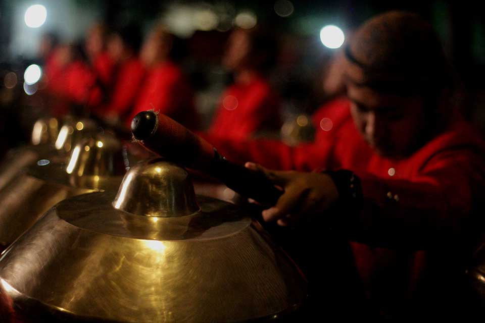 seperangkat-gamelan-karawitan