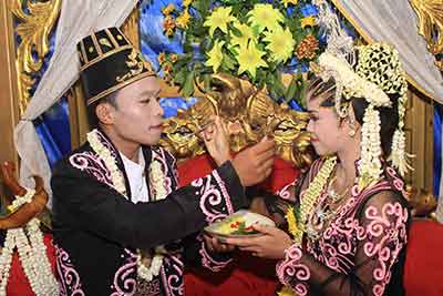 Upacara-Adat-Pengantin-Jawa