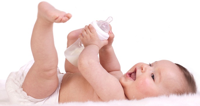 bahaya-memberi-susu-botol-sambil-tidur
