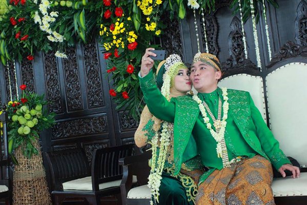 foto-selfie-pernikahan