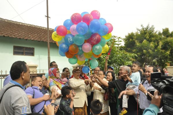 Angon-Putu-tradisi-jawa