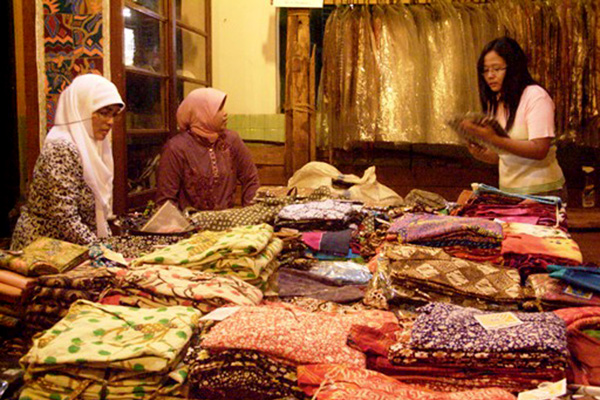 batik-surakarta-di-kampung-batik-laweyan