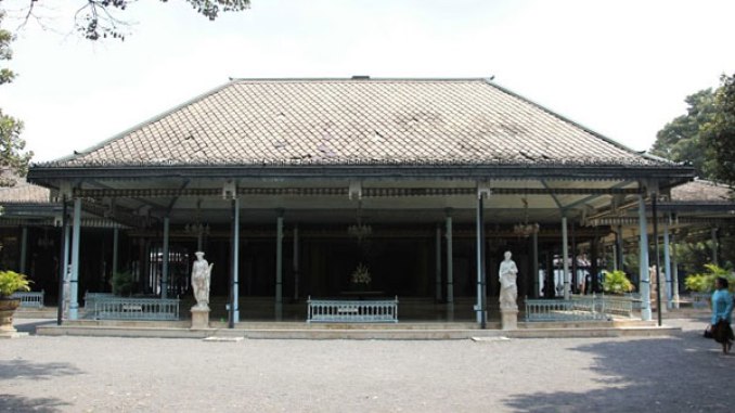 Bangsal Maligi di kompleks Kedhaton Keraton foto wikipediaorg