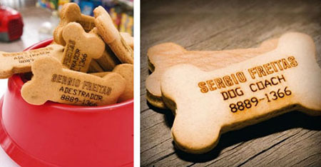 kartu-nama-bahan-kayu-berbentuk-tulang