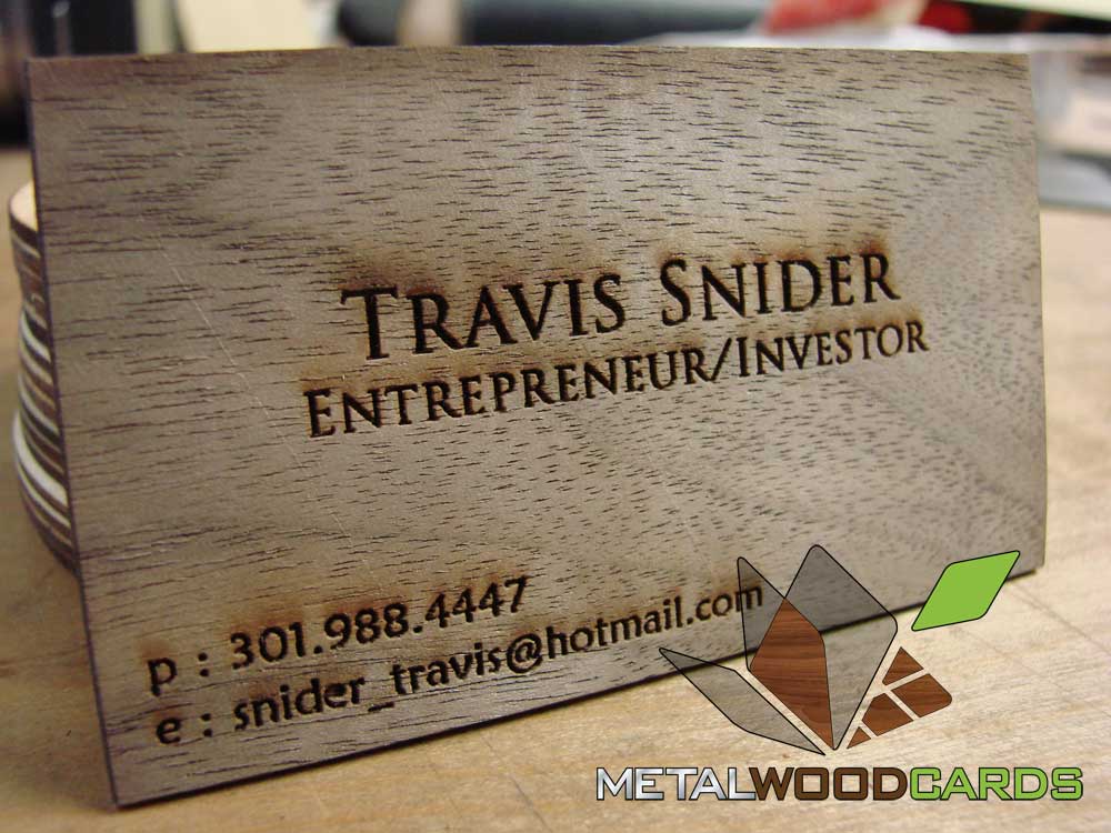 kartu-nama-kayu-bentuk-kotak-tidak-berlubang