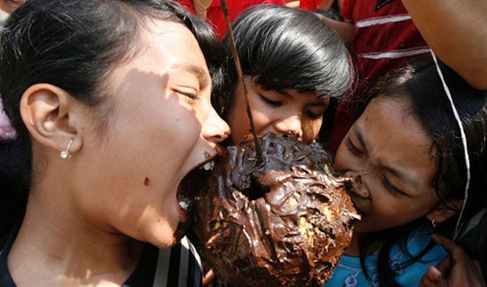 Ide Lomba 17 Agustus ambil koin