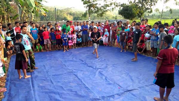 ide lomba tangkap ayam