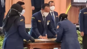 Fungsi Karang Taruna dalam Masyarakat Fungsi Karang Taruna dalam Masyarakat